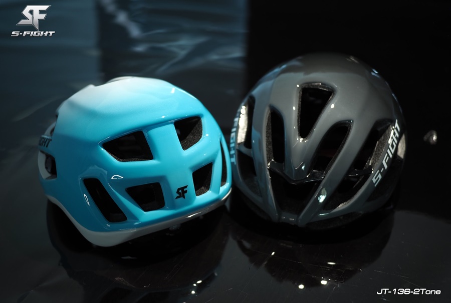 หมวกจักรยาน S-FIGHT รุ่น JT-136-2Tone รอบศีรษะ 54-61 Cm. ตัวล็อคเปลี่ยนใหม่ สายคาดมีแถบสะท้อนแสง สีเมทัลลิค