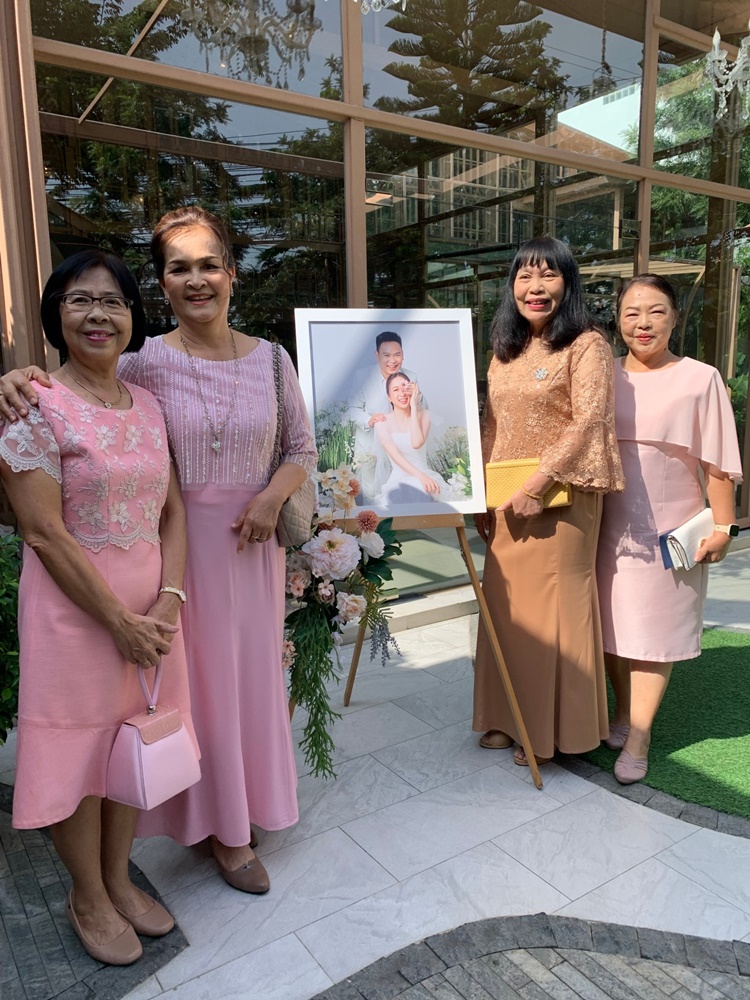 พร้อมเช่า ชุดเดรส แม่เจ้าสาวลูกไม้ สีชมพู ผ้าชีฟอง