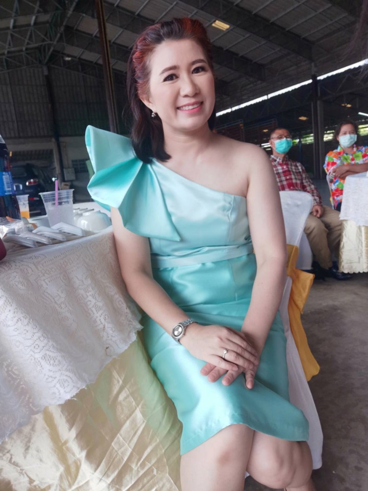 พร้อมเช่า ราตรีสั้น ไหล่เดียว ชุดเดรสเดรสเนื้อไหม ทรงเข้ารูป แต่งระบาย สีเขียวมิ้นต์