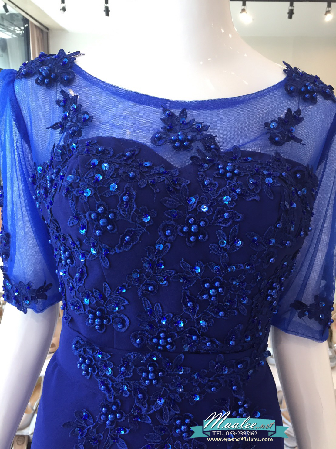 พร้อมส่ง ชุดราตรียาว สีน้ำเงิน แขนยาว แบบเรียบหรู แต่งลูกไม้เซาะดอก ปักลูกปัดมุก