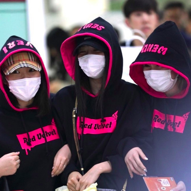 เสื้อแขนยาว เสื้อคลุมฮูด เสื้อแฟชั่นเกาหลี #RED VELVET Red Room in Japan (พรีออเดอร์) ระบุไซส์ที่หมายเหตุ