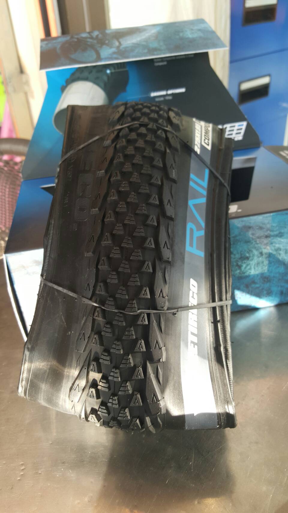ยางนอกขอบพับ VEE TIRES "RAIL" ,27.5X1.95,VRB-327