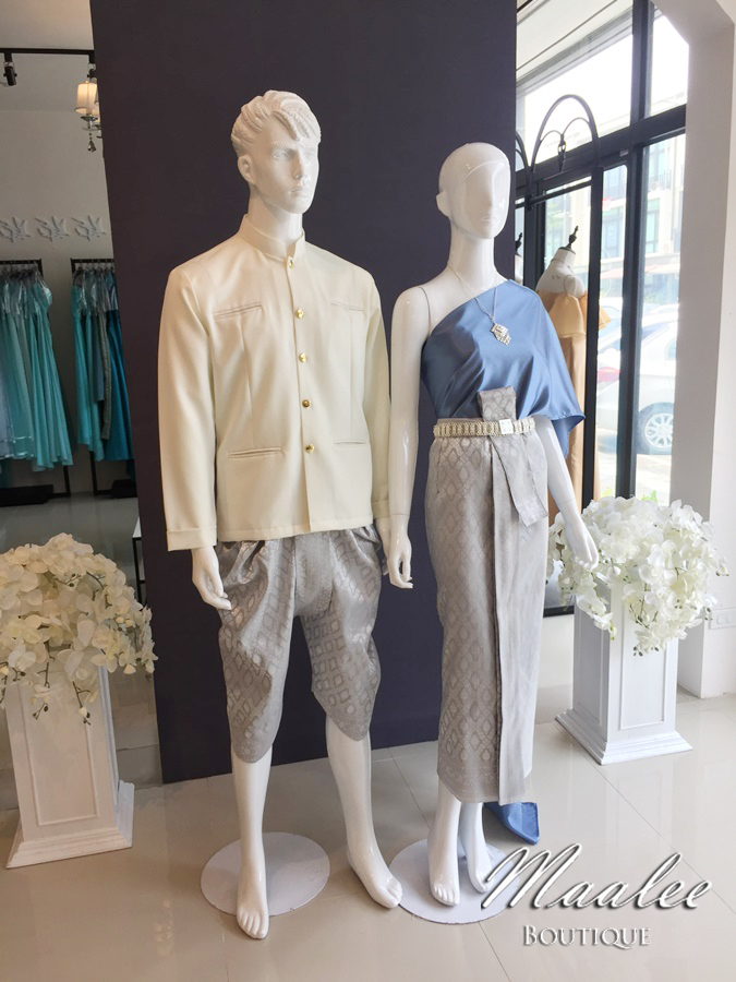 เช่า ชุดไทย ชุดเพื่อนเจ้าสาว ชุดไทยผ้าถุงสีเทาเงิน สไบเรียบ สีเทาอมฟ้า