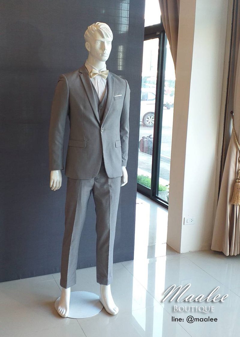 พร้อมเช่า ชุดสูทชาย สีเทาอ่อน เข้ารูป พร้อมเสื้อกั๊ก