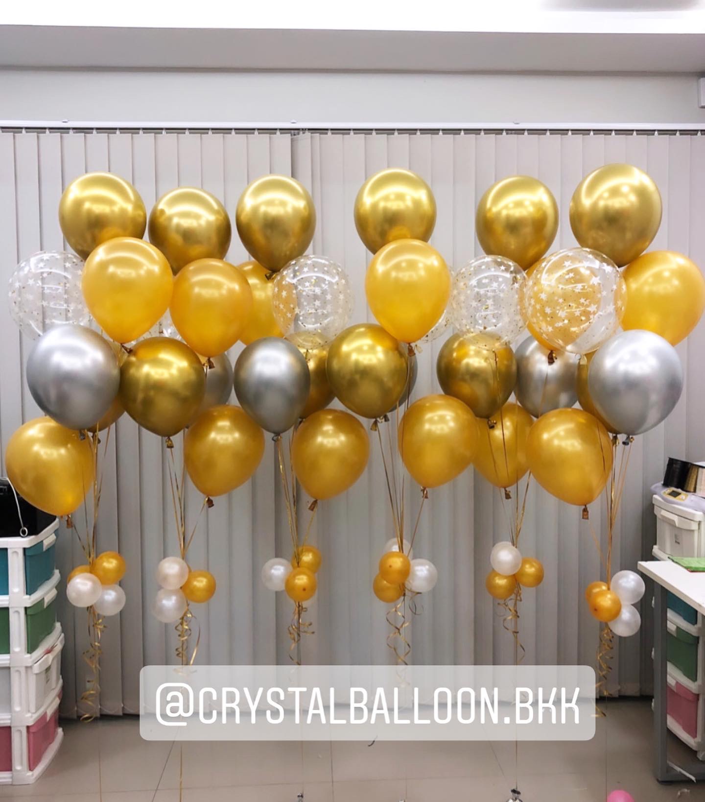 ลูกโป่ง แสดงความยินดี ช่อลูกโป่ง ช่อ 6 ลูก 6 ช่อ Theme สีทอง สวย สะดุดตา พร้อม ลูกโป่งใสลายดาว พร้อมตกเเต่ง สามารถเปลี่ยนสีลูกโป่งได้