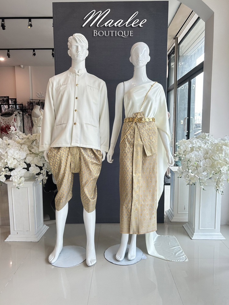 เช่า ชุดไทย ชุดเพื่อนเจ้าสาว ชุดไทยผ้าถุงสีเทาชาทอง สไบสีครีม