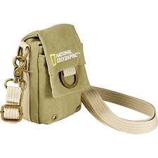 NG1149 NATIONAL GEOGRAPHIC กระเป๋าสำหรับใส่กล้องขนาดเล็ก สำหรับใส่กล้องคอมแพคแบบบาง หรือ โทรศัพท์มือถือ ทำจากวัสดุกันเปียกชื้นและกันฝุ่น ราคาถูก ราคาส่ง ส่งฟรี EMS Tel 080-557-6690 รับประกัน5ปี