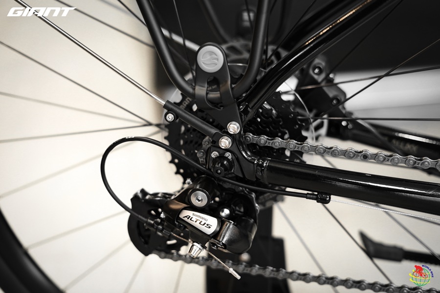 จักรยาน GIANT ESCAPE 2 CITY DISC 2x8สปีด ดิสน้ำมัน พร้อมตะแกรงท้ายและบังโคลน, Giant NEW 2024