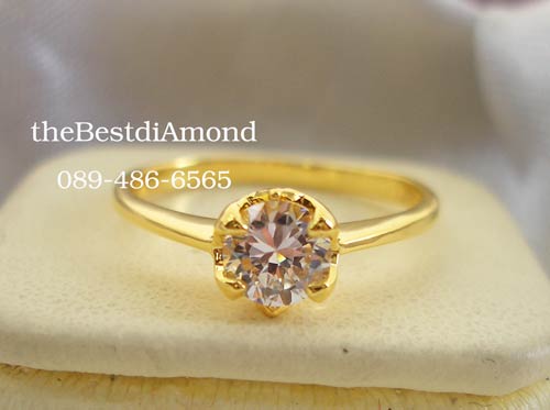 BR971+++แหวนเพชร CZ แบบชู เม็ดเดี่ยว+++แบบยอดนิยม คลาสสิค ไม่ล้าสมัย ฝังแบบหนามเตย วงนี้เพชรcz กลมขนาด 40 ตัง (4 มม กว่าๆ)เพชรเล่นแสงดีค่ะ