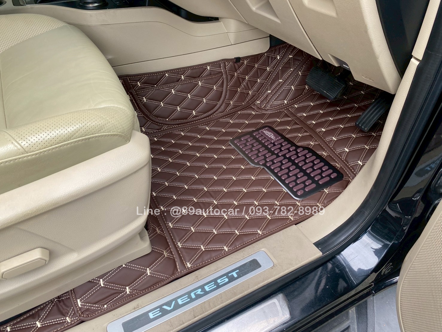 พรมรถยนต์ Ford Everest 2018 ปูพรมVVIP ด้ายคู่ สีกาแฟด้ายทอง เต็มคัน