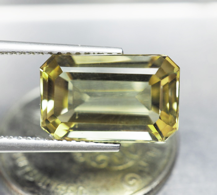 พลอยซิทรินสีเหลือง 5.20 กะรัตทรงสี่เหลี่ยม