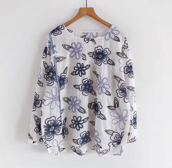 เสื้อผ้าฝ้ายลายปักดอกไม้