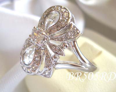 แหวนรูปโบว์ งานสวยมาก หรูหราสุดๆ ขอแนะนำค่ะ สวยมากๆๆๆ ใส่แล้วเต็มนิ้ว งานละเอียดมากๆๆๆ BR505RD