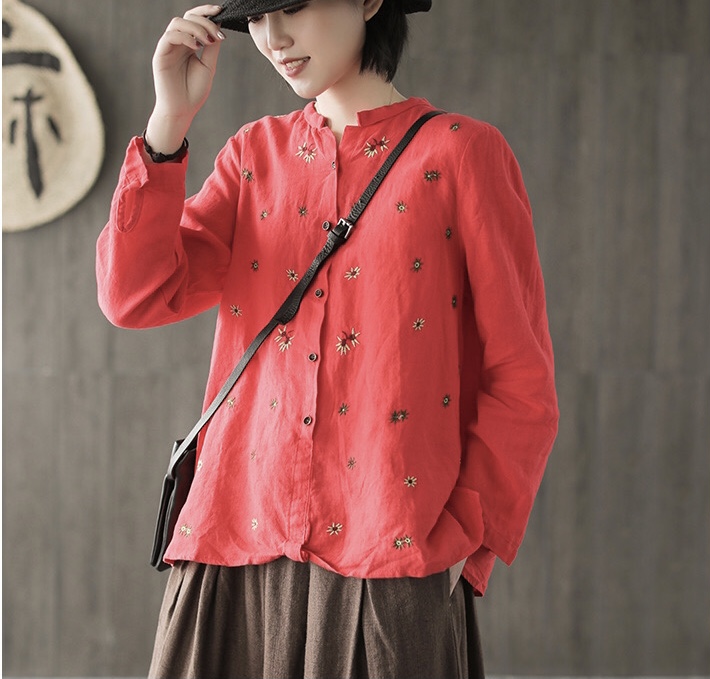 เสื้อผ้าลินินปักลาย