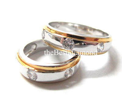 BR210RD+++แหวนunisex แบบ 2 tone+++ เก๋สุดๆ เรียบ หรู ดูมี class เล่น 2 tone ได้สวยมากๆๆ แบบออกมาจากcatalogue เลยค่ะ ใส่เป็นแหวนคู่ชายหญิงได้เลย