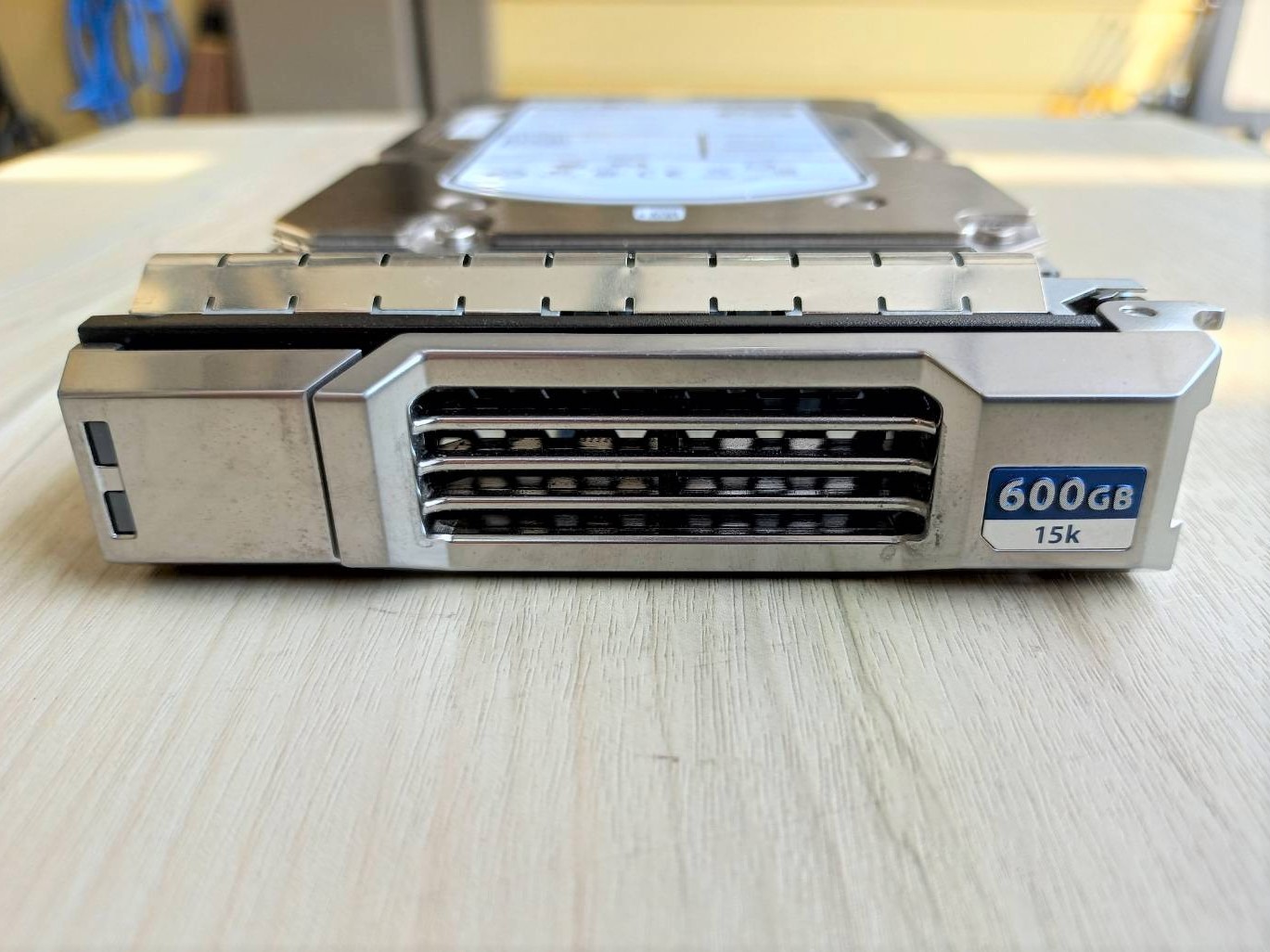 002R3X Dell HDD 600GB 15K 16MB SAS-2 3.5'' ST3600057SS.