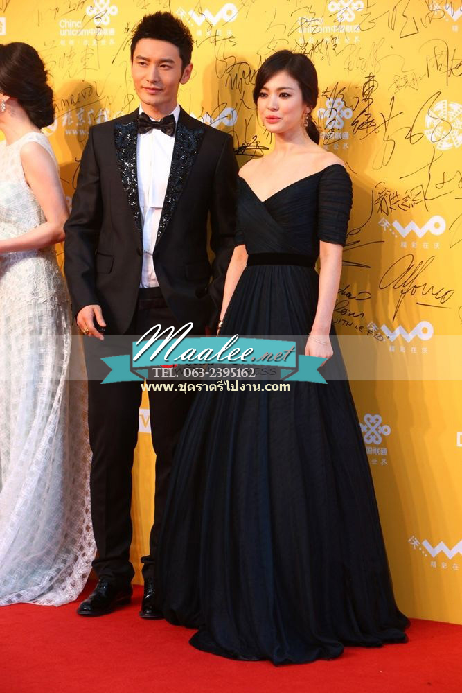 พร้อมเช่า ชุดราตรียาว & แบบปาดไหล่ สีดำ กระโปรงผ้าโปร่งตาข่ายนิ่ม ใส่สบายตัว อกจับจีบ ผ้าซาตินคาดเอว (เชือกผูกหลัง)