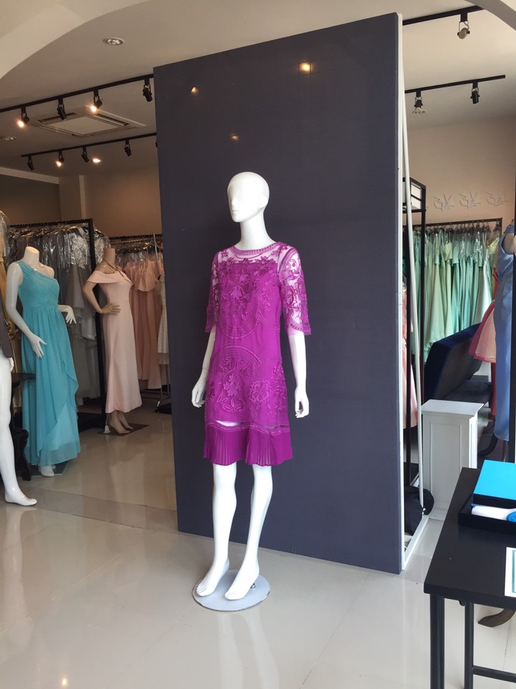 พร้อมส่ง ชุดราตรีสั้น/แขนยาว สี ม่วง ลูกไม้ทั้งชุด กระโปรงอัดพลีท (เหลือเฉพาะไซส์ 2XL)