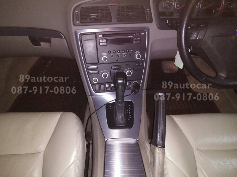 พรมรถยนต์ Volvo S60 2006 พรมไวนิลดักฝุ่นสีน้ำตาล เข้ารูป