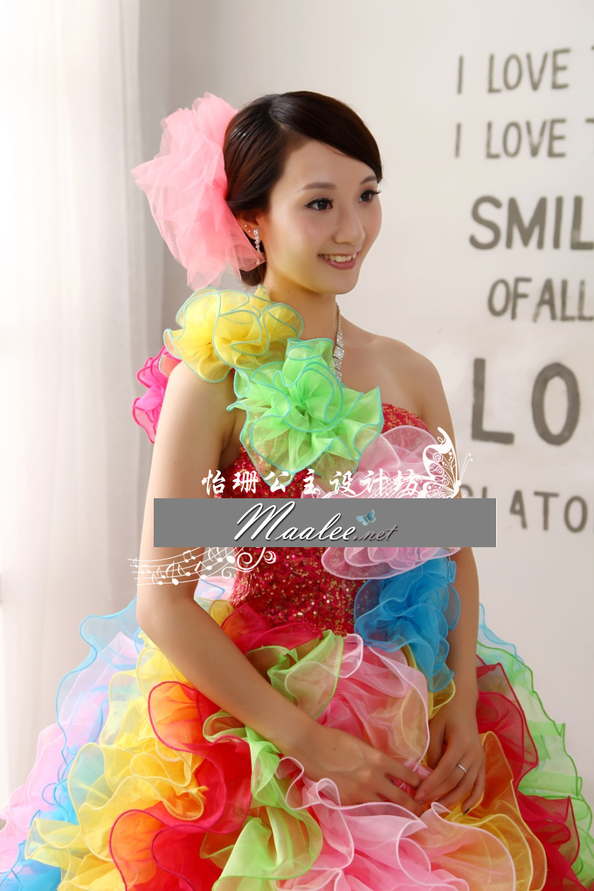 พร้อมเช่า ชุดแฟนซีสั้น ชุดราตรี ไหล่เฉียง สีรุ้ง กระโปรงระบายฟูสวย ฟรุ้งฟริ้ง