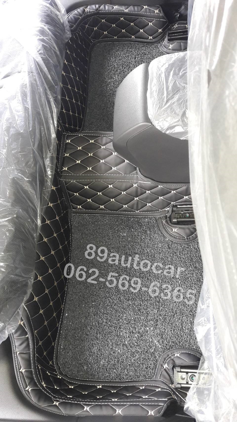 พรมปูพื้นรถยนต์ Honda Civic 2022 ปูพรม8D สีดำด้ายทองเย็บติดพรมดักฝุ่นสีเทา เข้ารูป