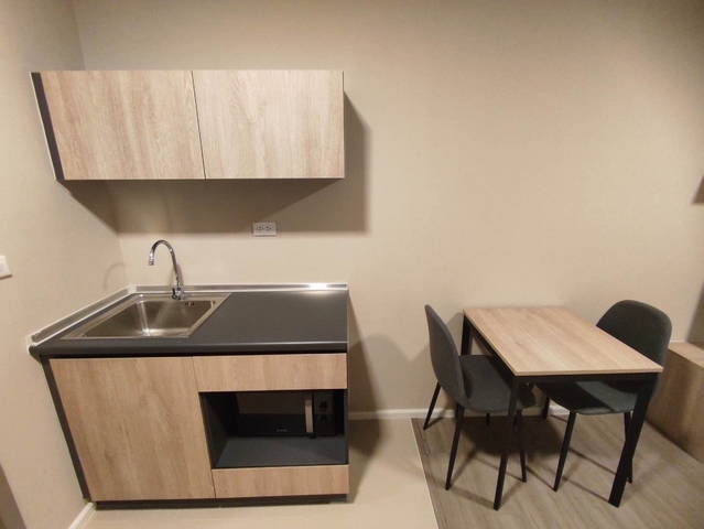 ให้เช่าดีคอนโด ไฮด์อเวย์-รังสิต ตึก B 33 ตร.ม. ติดสวน เฟอร์ครบ ตรงข้ามธรรมศาสตร์รังสิต