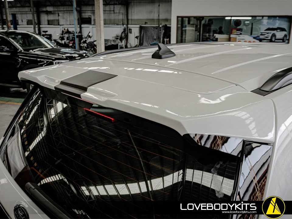 ชุดแต่ง VICTOR V1 : EVEREST 2023