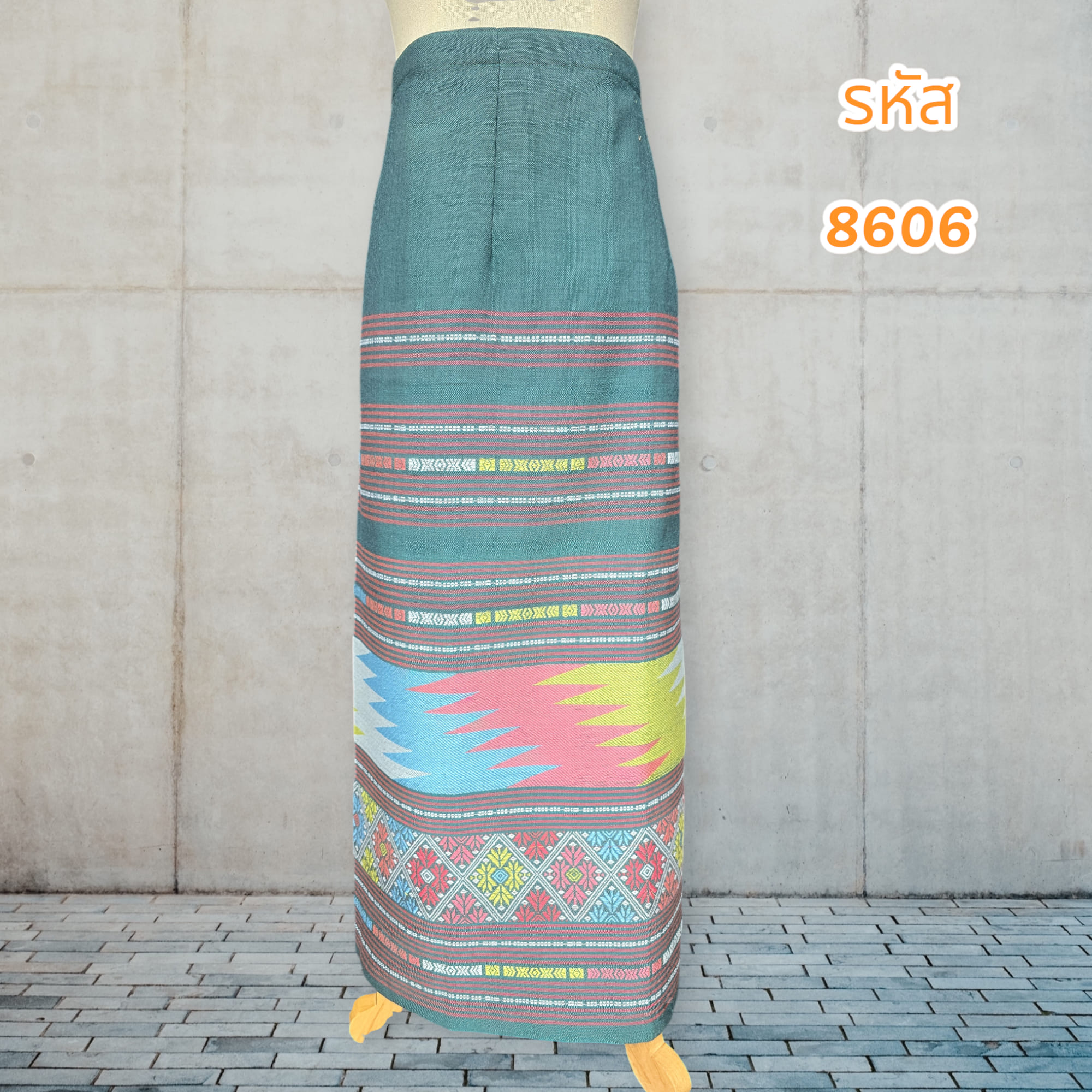 ผ้าถุงผ้าฝ้ายทอเย็บสำเร็จแบบป้ายติดตะขอย้อมสีธรรมชาติสีเขียว