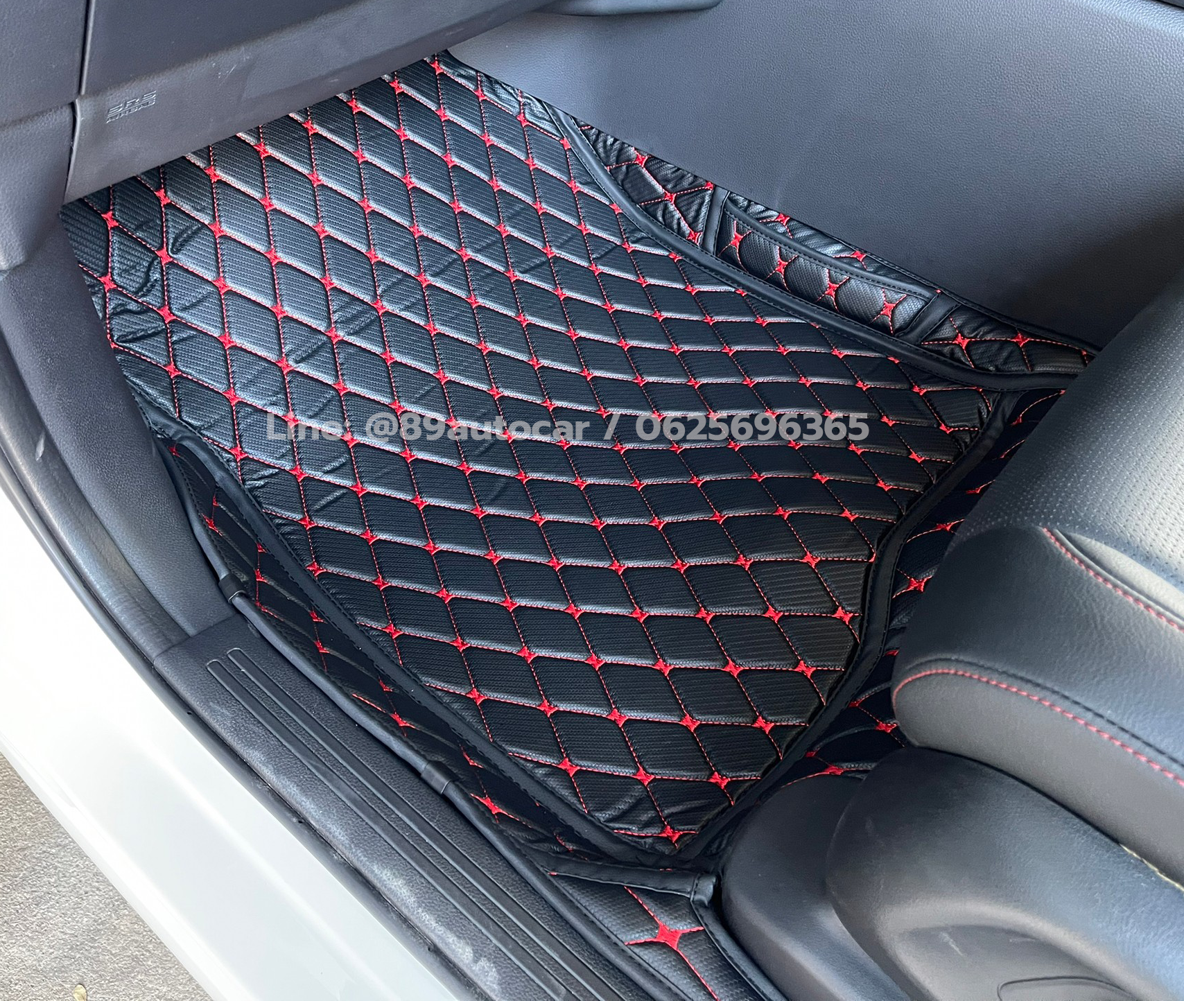 พรมรถยนต์ Honda CR-V Gen6 2023 5 ที่นั่ง ปูพรม6D สีดำด้ายแดง ลายเคฟล่า