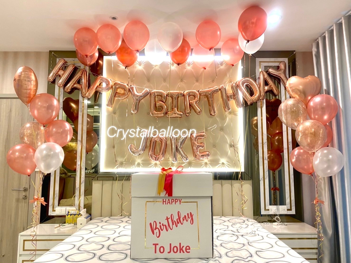 Surprised Box กล่องเซอร์ไพรส์วันเกิด 21“ ลูกโป่ง 4 ลูก พร้อมตกแต่ง ช่อหัวใจ 7 ลูก 2 ช่อ ฟอยล์ happy birthday ฟอยล์ชื่อ 16” ลูกโป่งลอยฝ้า 13 ลูก พร้อมตกแต่ง สามารถใส่รูปได้ 4 รูป สามารถเปลี่ยนสีลูกโป่ง/เปลี่ยนสีข้อความได้