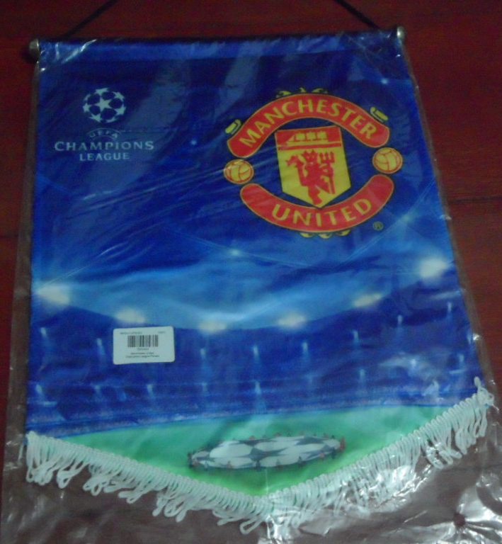 ธงติดกระจก ฟุตบอล สโมสรแมนเชสเตอร์ ยูไนเต็ด - โรงละครแห่งความฝัน ใหม่ / MANCHESTER UNITED Football Club Pennant - THEATRE of DREAMS NEW สำเนา