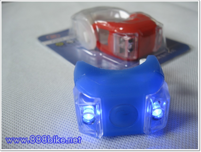 Soldier ชุดไฟจักรยานซิลิโคน 2 ดวง 3 โหมด – ไฟหน้าและไฟหลังเพื่อความปลอดภัยในการปั่น