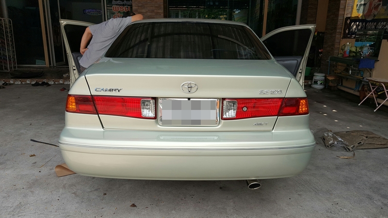 พรมไวนิลปูพื้นรถยนต์ Toyota Camry 2000 ไม้บรรทัด สีครีมขอบครีม