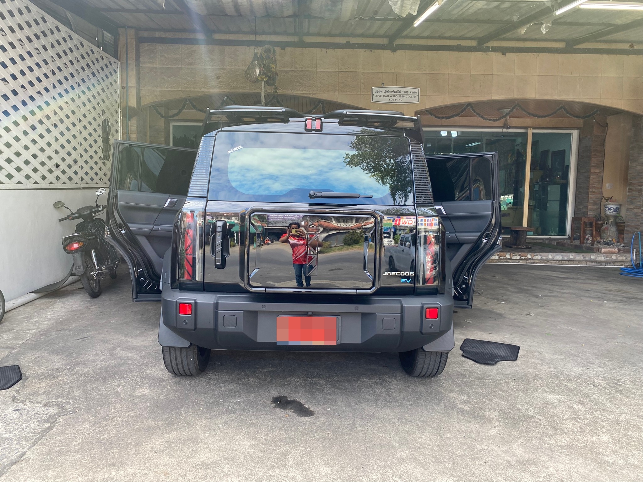 พรมปูพื้นรถยนต์ Omoda Jaecoo6 EV (โอโมด้า เจคลู 6 อีวี) ปูพรมVVIP สีดำด้ายดำ เต็มคัน