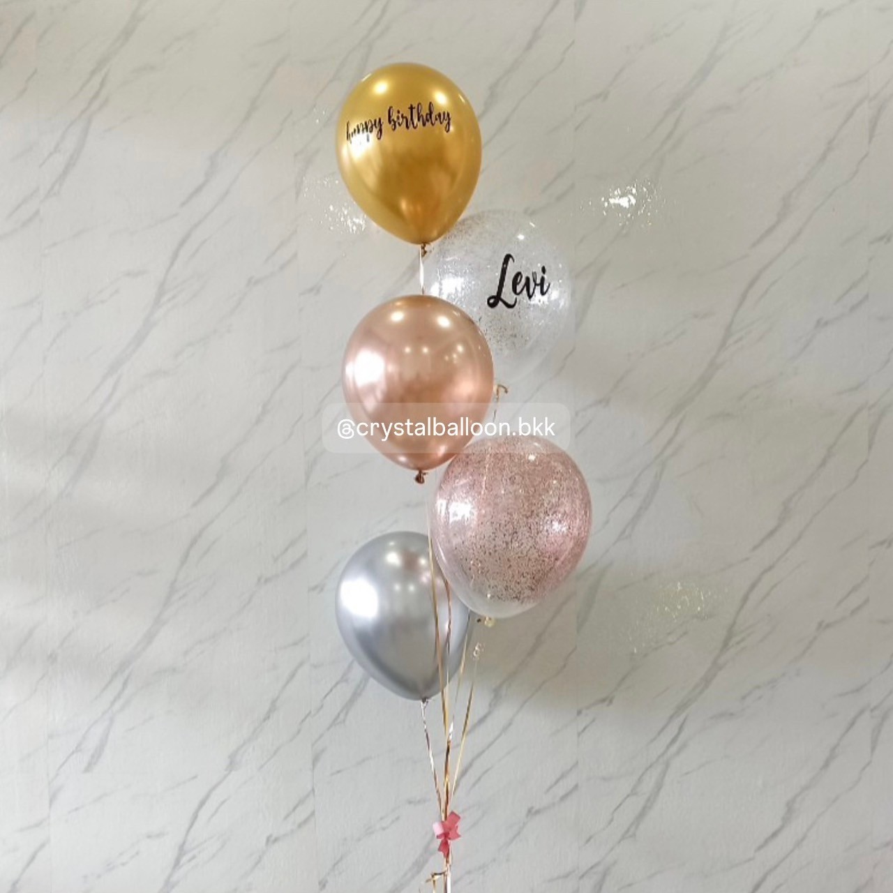 ลูกโป่ง แบบช่อ ช่อลูกโป่ง ช่อ 5 ลูก 1 ช่อ สีทองโครเมี่ยม/เงินโครเมี่ยม/โรสโกลด์โครเมี่ยม พร้อม ลูกโป่ง ใส ใส่กลิตเตอร์ พร้อมตกเเต่ง สามารถเปลี่ยนสีลูกโป่ง/เปลี่ยนข้อความได้