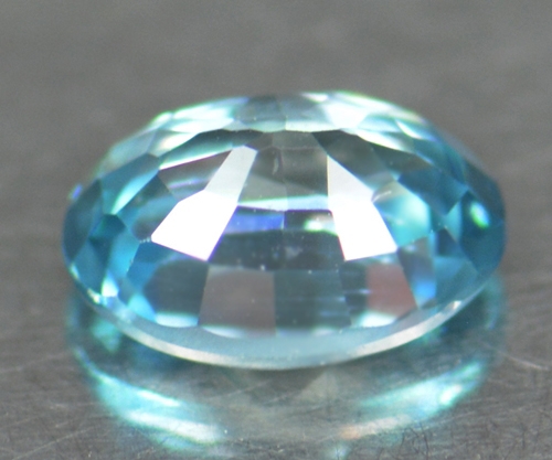 เพทายสีฟ้าน้ำทะเล (Zircon) 1.35 กะรัต (0553)