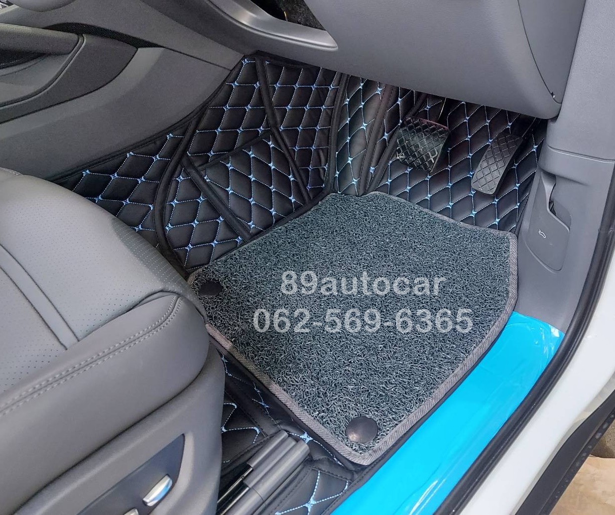 รับตัดพรมรถยนต์ Porsche Cayenne 2021 Coupe ปูพรม7D สีดำด้ายฟ้า + พรมดักฝุ่นสีเทา เข้ารูป เต็มคัน