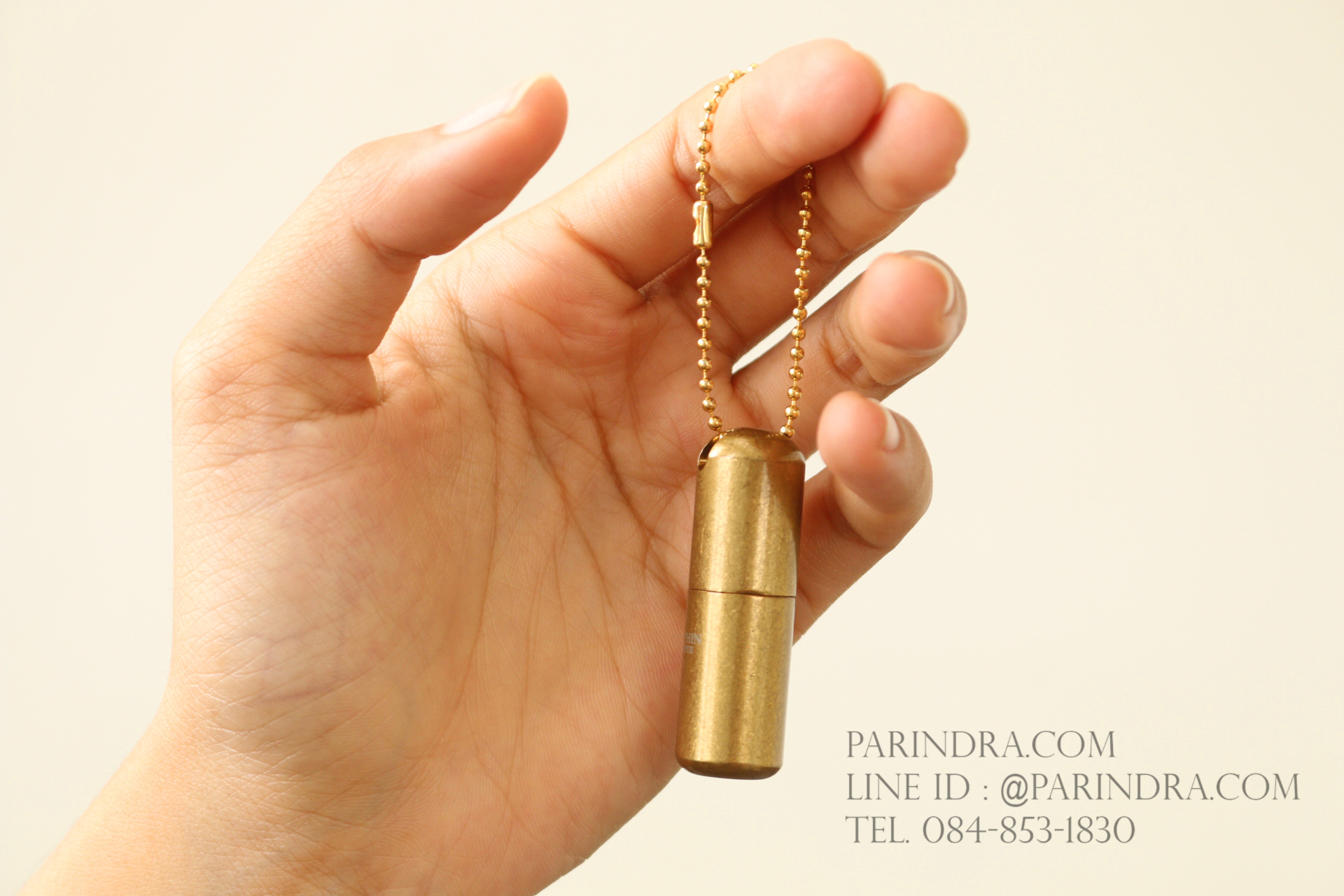 ไฟแช็คน้ำมัน Dolphin แบบแคปซูลกันน้ำ สีทอง สายห้อยสีทอง