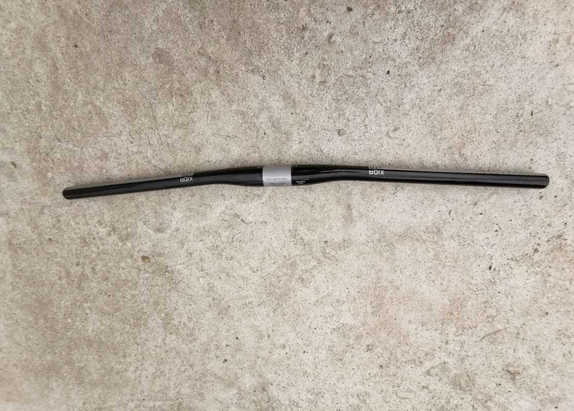 แฮนด์ตรงคาร์บอน XIDA LTD Flat CARBON HANDLEBAR ยาว 720มม. สีดำ/เทา