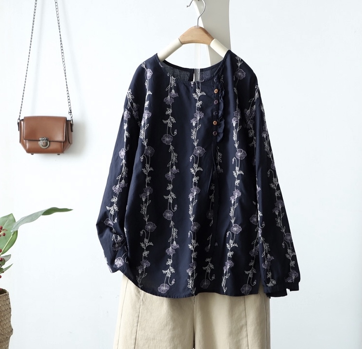 เสื้อผ้าฝ้ายลายปัก