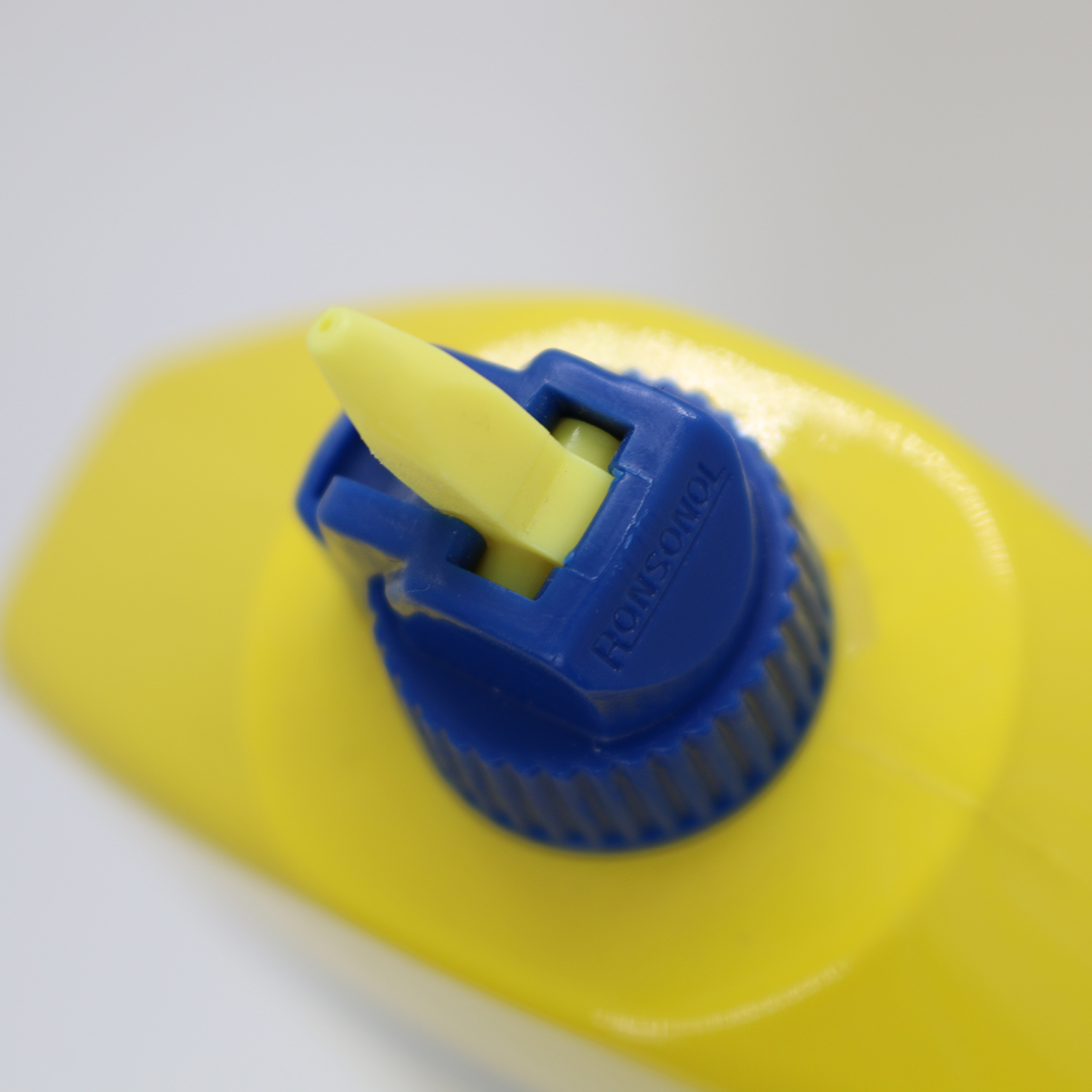 แก๊สกระป๋อง แก๊สเติมไฟแช็ค น้ำมันรอนสัน Ronsonol 355 ml. ขวดใหญ่ 97 บาทเท่านั้น