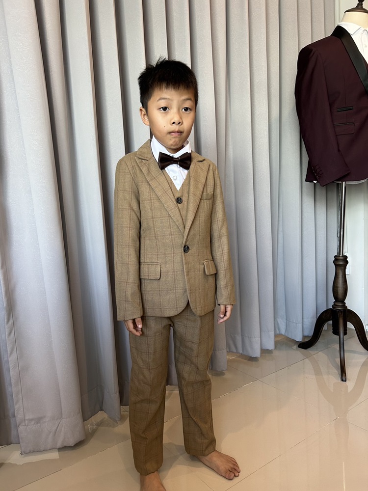 พร้อมเช่า ชุดสูทเด็กชาย สีน้ำตาลลายตาราง ** พร้อมเช่าไซส์ 110 130 **