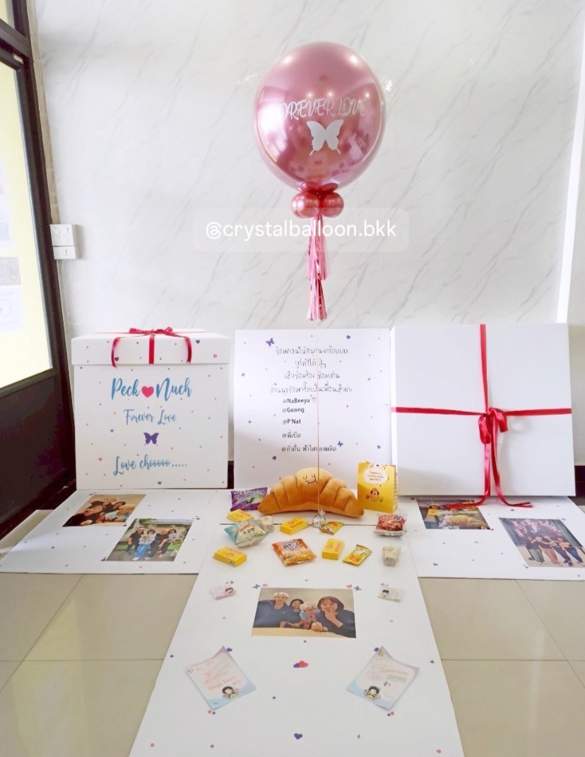 JumBo Box 36" กล่องเซอร์ไพรส์แสดงความยินดี ลูกโป่งยาง ขนาด 24" กลิตเตอร์สีชมพูแชมเปญ พร้อมตกแต่ง สามารถใส่รูปได้ 4 ใบ สามารถเปลี่ยนสีลูกโป่ง/เปลี่ยนข้อความได้