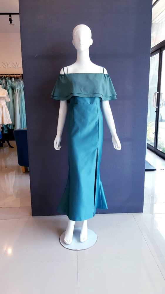 พร้อมเช่า ชุดราตรียาว สำหรับสาวอวบ สายเดี่ยวปาดไหล่ สีเขียว