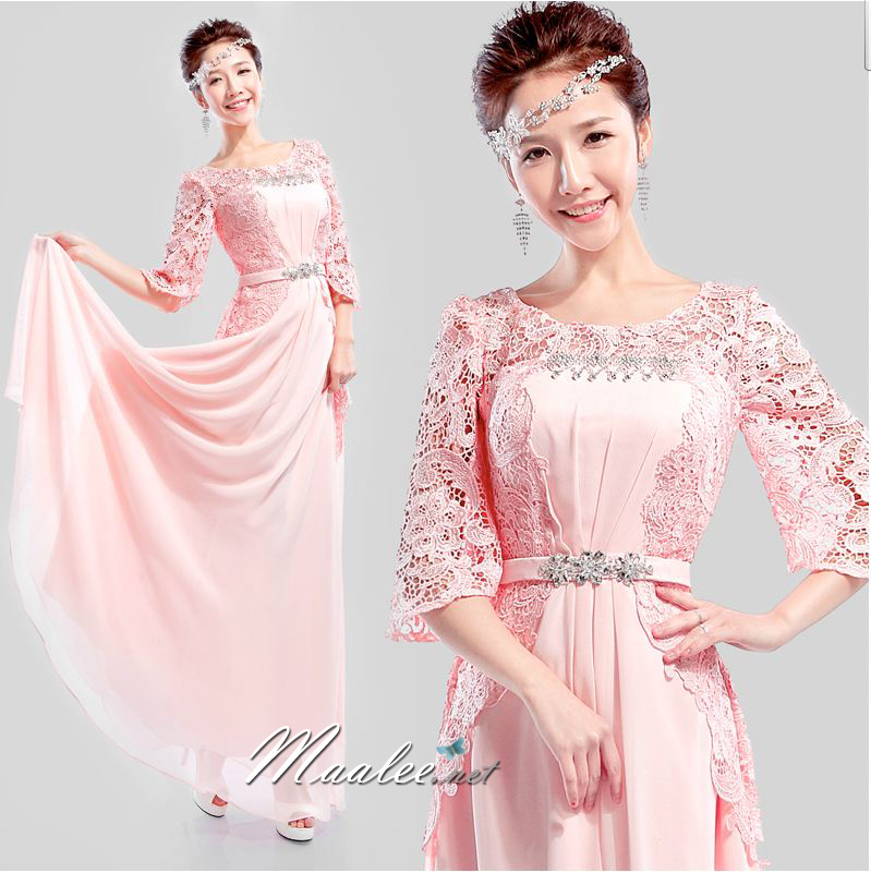 พร้อมเช่า ชุดราตรียาว สีชมพู แขนสามส่วน แต่งลูกไม้ จับเดรปทรงนาฬิกาทราย (L-3XL)