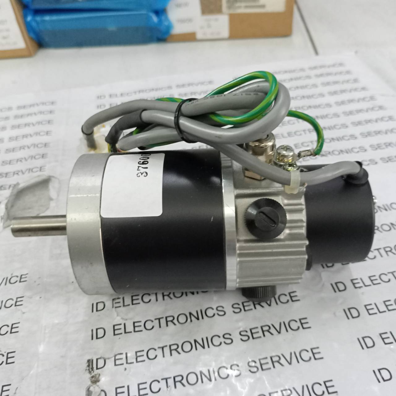UGRMEM-04MSAD2 SERVO MOTOR " YASKAWA "