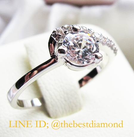 BR202RD+++แหวนชูผสมแถวแบบเอี้ยว แบบ2++ งานน่ารัก เก๋ไก๋ สวยมากๆ ดีไซน์เท่ห์ ด้วยบ่าเพชรข้างเดียว และบ่าอีกข้างเป็นงานทอง น่าร๊ากก