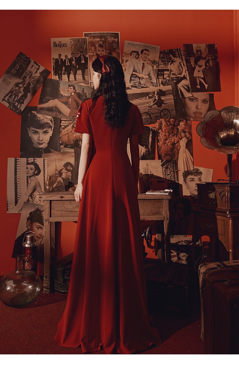 พร้อมส่ง กี่เพ้า สีแดง คอจีนแขนสั้น (XL)