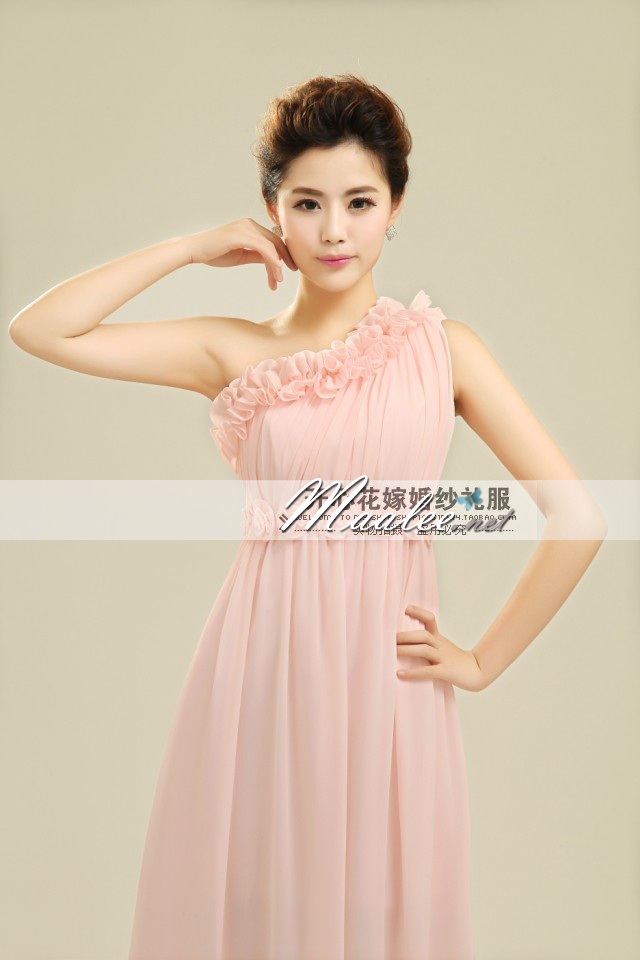 พร้อมส่ง ชุดราตรียาว ไหล่เดียว สีชมพู จับเดรปหน้าอก แต่งดอกไม้ตลอดช่วงอกและเอว