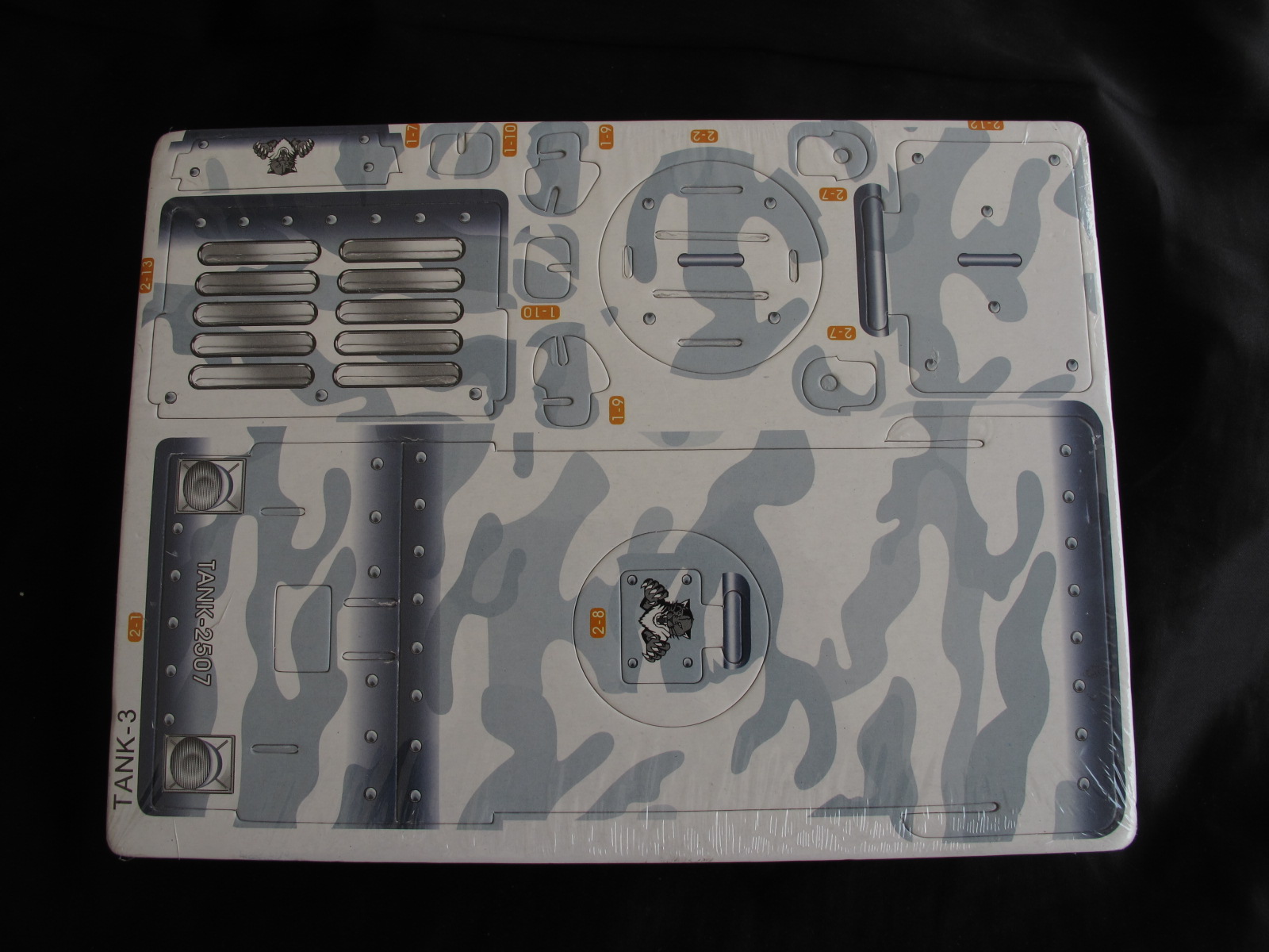 โมเดลกระดาษรถถัง ขนาด 181 ชิ้น ขนาดใหญ่ 8 แผ่น Tank (SUPER 3D PUZZLE)